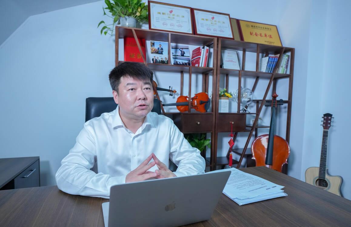 天下陂商·新力量丨从 “不会弹琴” 到行业标杆：钱军建与黄陂共谱乐器出海曲